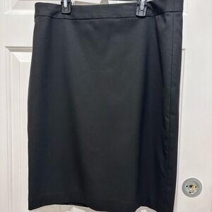 Banana Republic Black Women's Classic Pencil Skirt.